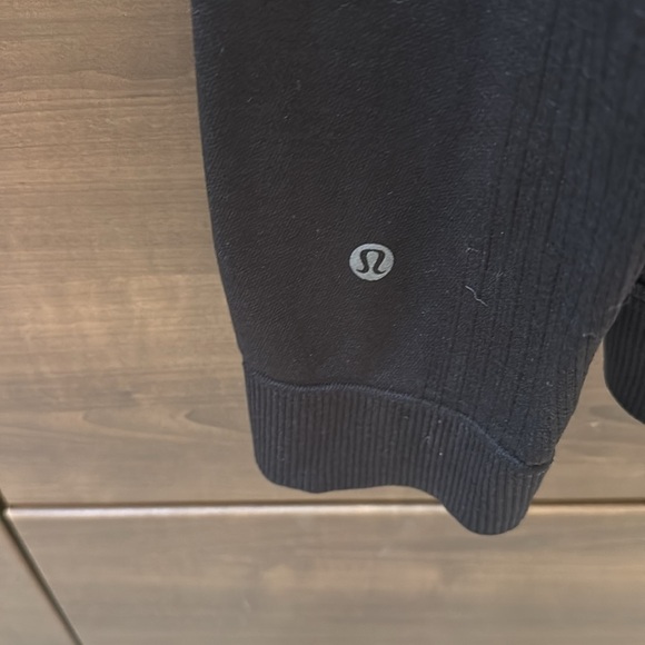 Lululemon Men’s Black Zip Up Sweater XXL - Picture 6 of 7